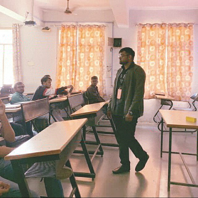sumedmistry's tweet photo. Conducted the Mozilla meetup @ParulUniversity 

@Mozpu2 
@mozguj 
@MozillaIN https://t.co/CPIo19Okgc