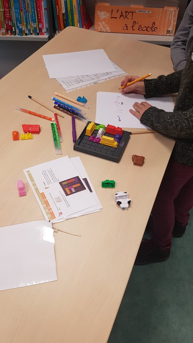 abeauval's tweet photo. Première journée des #journeesducode terminée. Merci aux 4 classes de cycle 2, aux #ERUN @DSDEN65 et aux #mediatrices @canope_32 et @canope_46 et @muzedocbzh pour leur aide. Et on remet ça jeudi et vendredi avec les élèves de cycle 3 🤗 https://t.co/aJBwxv26r7