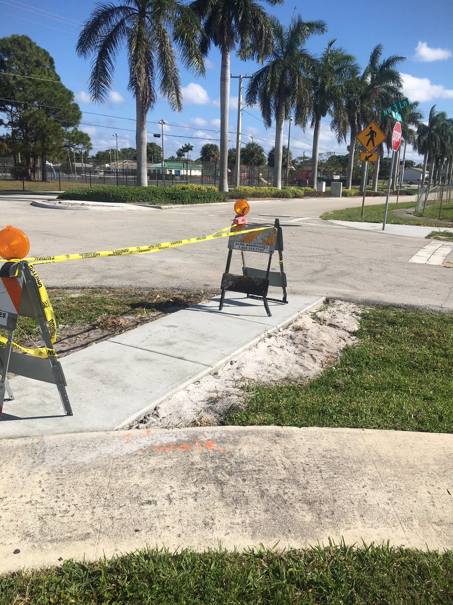 GDunmyer's tweet photo. #BoyntonBeach On NW 17th Ave, west of Seacrest, the City installed pedestrian crossings and will be removing the plantings from the landscape islands.  Check back in 2 weeks for after pics. https://t.co/vJduWoRojB