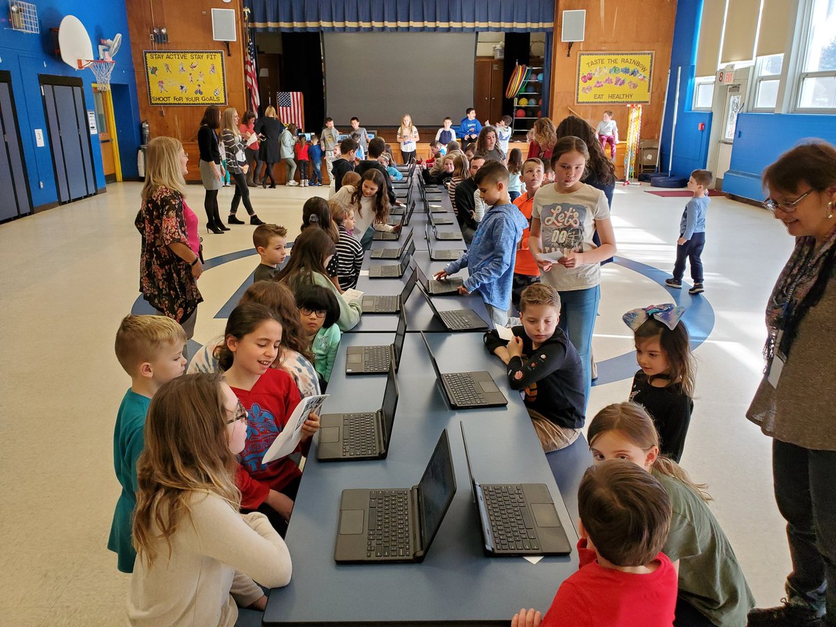 This morning we're at River Plaza Elementary for a special SPARK Tank education fair, where students are presenting to classmates about the passion projects they have developed to help improve their community. #MTPSpride #OneMTPS #MTPSSPARK