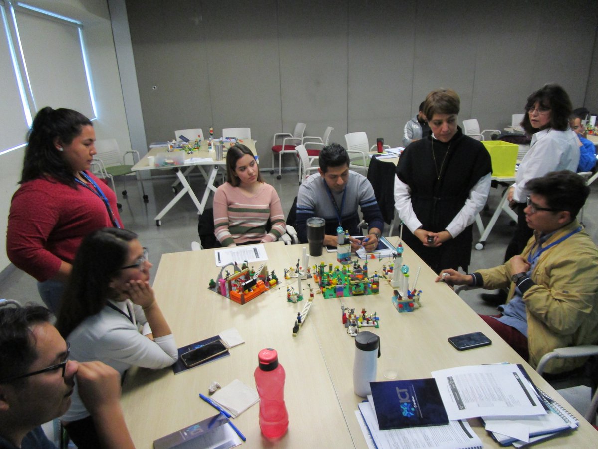ICThinking's tweet photo. Risk Challenge 120:10 en Banregio / Enero 2020
Gracias por la confianza
#banregio #controlinterno #riesgo #risk #legoseriousplay https://t.co/Yhf7aeRMXr