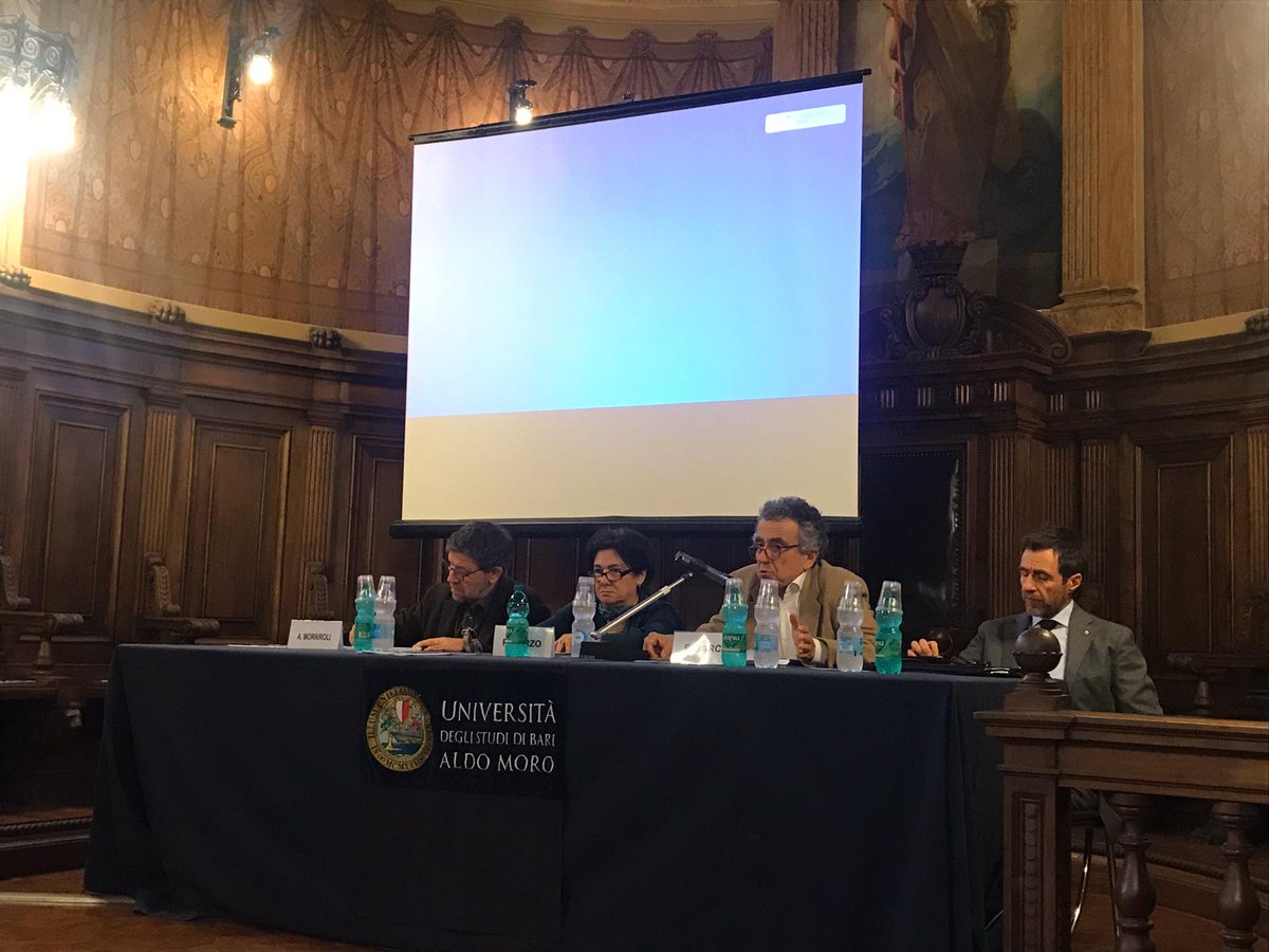 DD_Forum's tweet photo. Bellissima accoglienza a Bari! Le #15proposte per la #giustiziasociale camminano... e ne siamo felici... le abbiamo scritte per costruire ponti e alleanze con i tanti e le tante che si impegnano ogni giorno per il benessere di persone e comunità. Insieme possiamo #cambiarerotta. https://t.co/38MkMLm4eQ