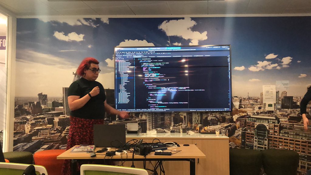 rammesses's tweet photo. Next up @girlyngeek on “Compile once... Run anywhere...”

#DotNetTourUK #ReadingNetMeetup @dotnetreading https://t.co/A3NYjJQbwU