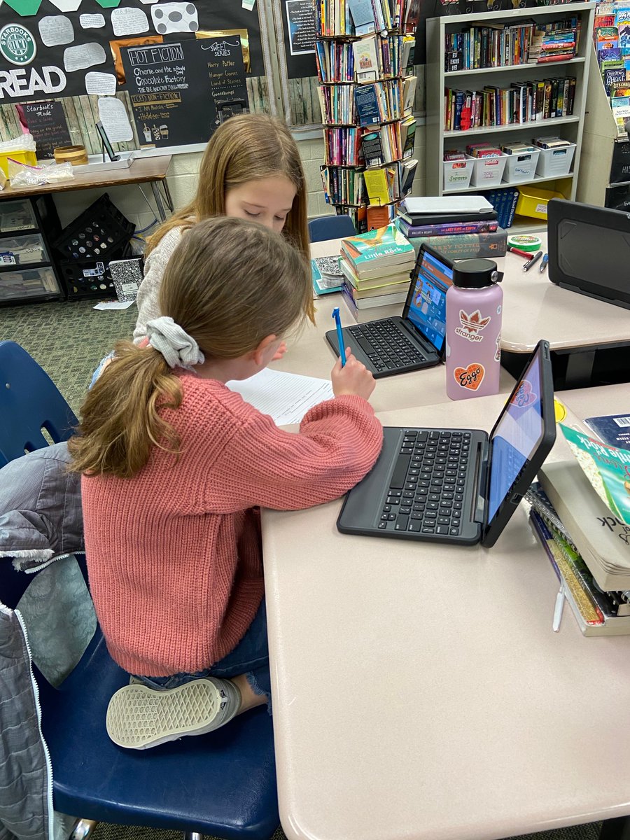 RSwander's tweet photo. Ss are able to collaborate together to apply their understanding of buoyancy. #TweetThatTechYES https://t.co/spOBpiweaL