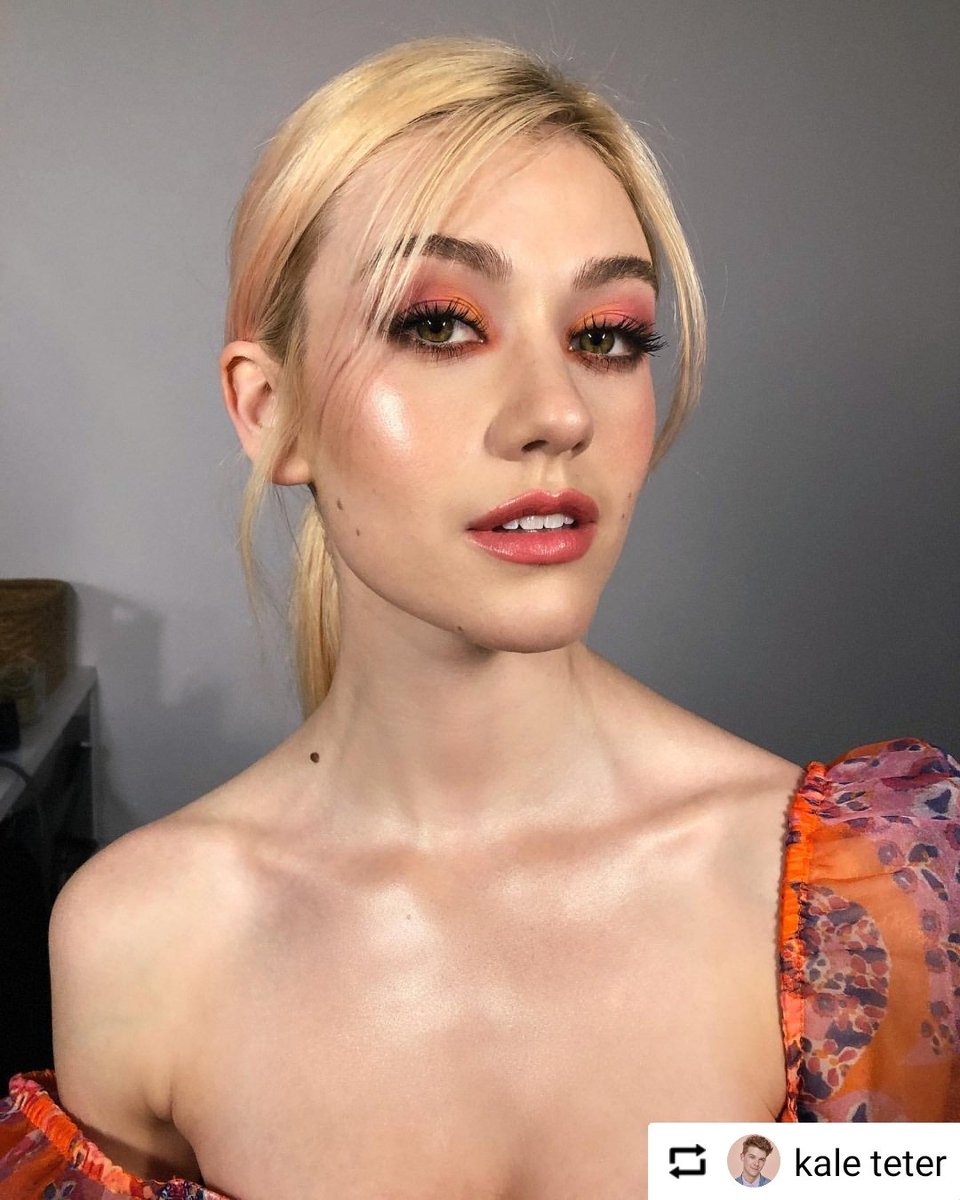 ShadowfamD's tweet photo. #Repost via @kaleteter •••
🦩 A little color to start your week 🦩 with @Kat_McNamara for @stylecaster cover 🌺 All over shiiiiine using @nyxcosmetics Moonbeam #HighGlass Primer and Moon Glow Illuminating Powder 🌙
@ultabeauty #nyxcosmetics #nyxcosmeticspartner
#KatMcNamara https://t.co/AypymxWDR2