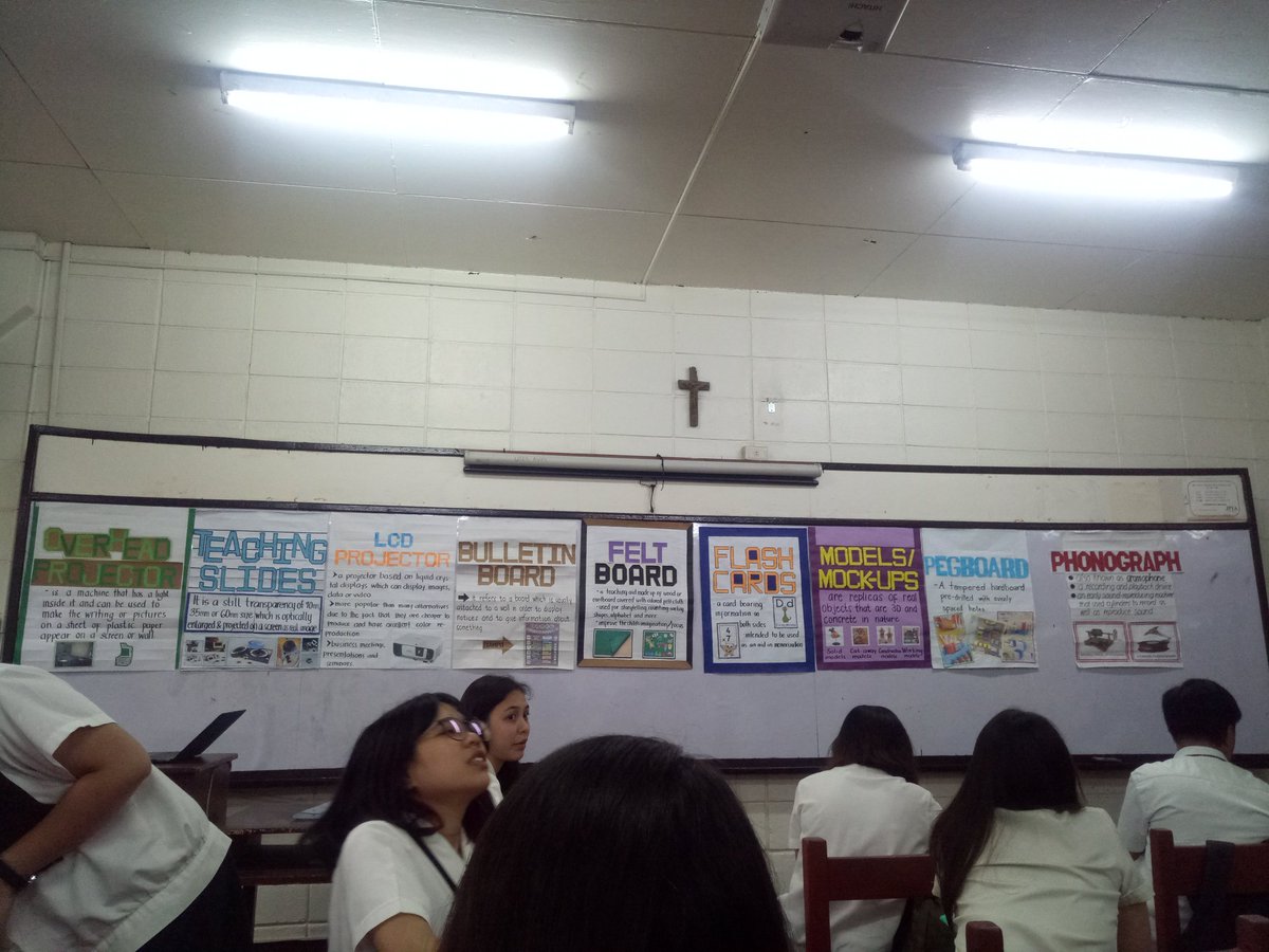 delallavej_been's tweet photo. Be the teacher that you want to be when you're still a student.
So I do believe that visual aids plays a very vital role in the teaching field. Not all schools can provide projector so I will still use the traditional one which is making visual aids.
#ATTLreflection5 https://t.co/HIzG8zEPgH