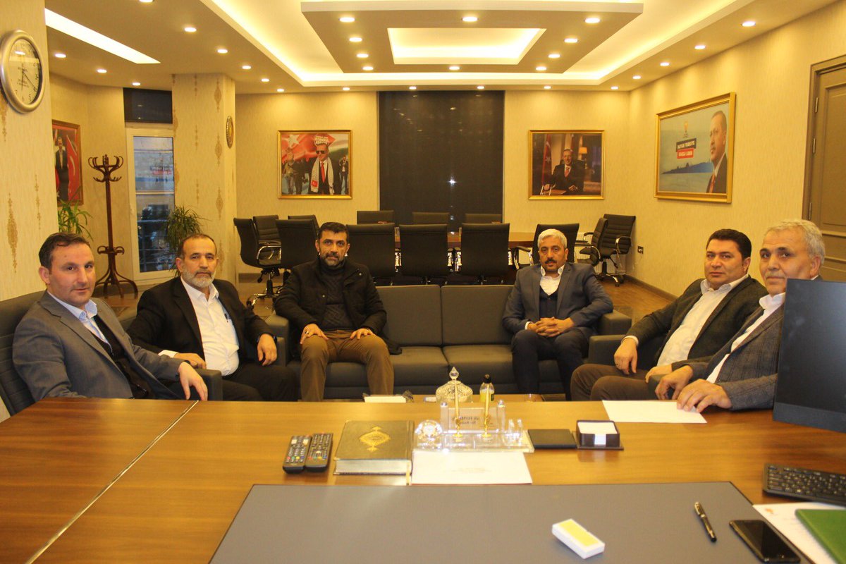 ismad_44's tweet photo. Ak Parti il yönetim kurulu üyesi hemşehrimiz @osmansavul Beyi ve Ak parti ilçe başkanı @alitombastr Beyi Şubat ayında yapılacak olan program ile ilgili bilgi verip davetiyelerini takdim ettik,
@Yildiz_Osman44 @omerakblt44 @h_dundr @y_grsy @mehmet44yldz https://t.co/dgjyUlwvrM