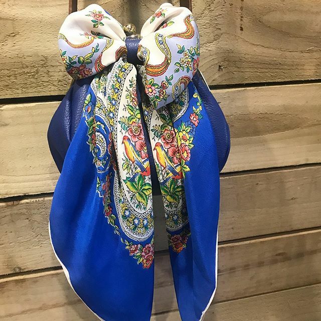 LieDown_Handbag's tweet photo. 💙💙💙 #petrol #blue #smallbubble #birds #scarf 💙💙💙 #liedownithinkiloveyou #sweetheart #bubblelove #bubblebag #vintagescarf #dashofcolour #pop #softitalianleather #vintagestyle #elegant #madeinlondon 
#ukbrand #ilovejapan #ilovetaiwan #superfans
#可愛… https://t.co/bbw3HazHid https://t.co/PgUnsFhcpX