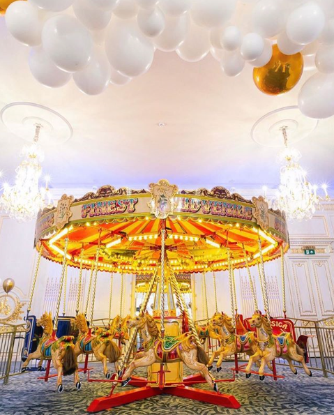 MO_LONDON's tweet photo. A magical celebration in our Ballroom. You dream it, we make it happen! 🌟🥁 #SpecialMOments #FANtasticLondon #ImAfan #magicinknightsbridge #KidsParty #hotellife #MemorableEvents #Celebration #birthdayparty https://t.co/EQsdjAE9NU