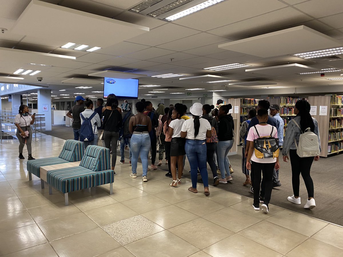 UJLibrary's tweet photo. Welcome to all #UJ first year students. It is Orientation Week 28-31 Jan 2020. Don’t miss out the #UJLibrary facultie’s library sessions. Kick off for #ScienceUJ at Doornfontein Campus, where @ujlibscience Faculty Librarian for Science talked to the students,who also had a tour https://t.co/ZAOHTRE4YS
