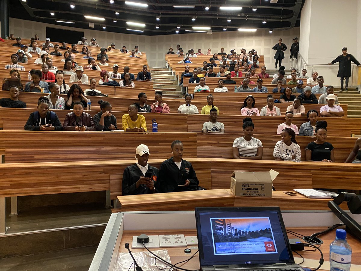 UJLibrary's tweet photo. Welcome to all #UJ first year students. It is Orientation Week 28-31 Jan 2020. Don’t miss out the #UJLibrary facultie’s library sessions. Kick off for #ScienceUJ at Doornfontein Campus, where @ujlibscience Faculty Librarian for Science talked to the students,who also had a tour https://t.co/ZAOHTRE4YS