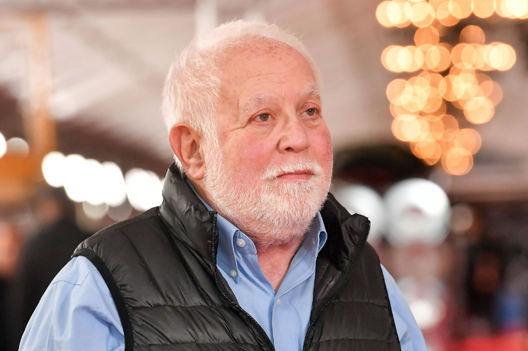 RollingStone's tweet photo. Grammys Boss Ken Ehrlich tells us about making up with Ariana Grande, clears up that Taylor Swift rumor and weighs in on Deborah Dugan’s explosive allegations against the academy https://t.co/QIxcAO3CWK https://t.co/sNYkeW7Lsc