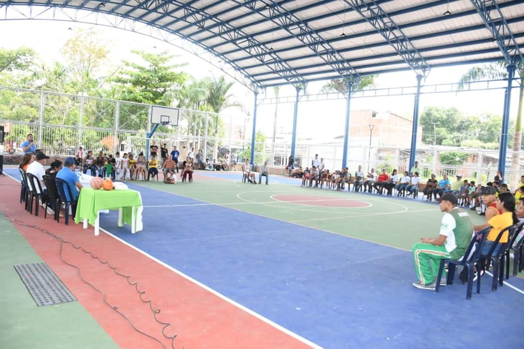 alcaldiaptoboy's tweet image. implementos deportivos a las juntas comunales y comunidad en general para el aprovechamiento del tiempo libre y la práctica del deporte.

#JiclyMutisAlcalde 
#PuertoBoyacáPrimero 
#IMDR 
#EscuelaDeArtes
