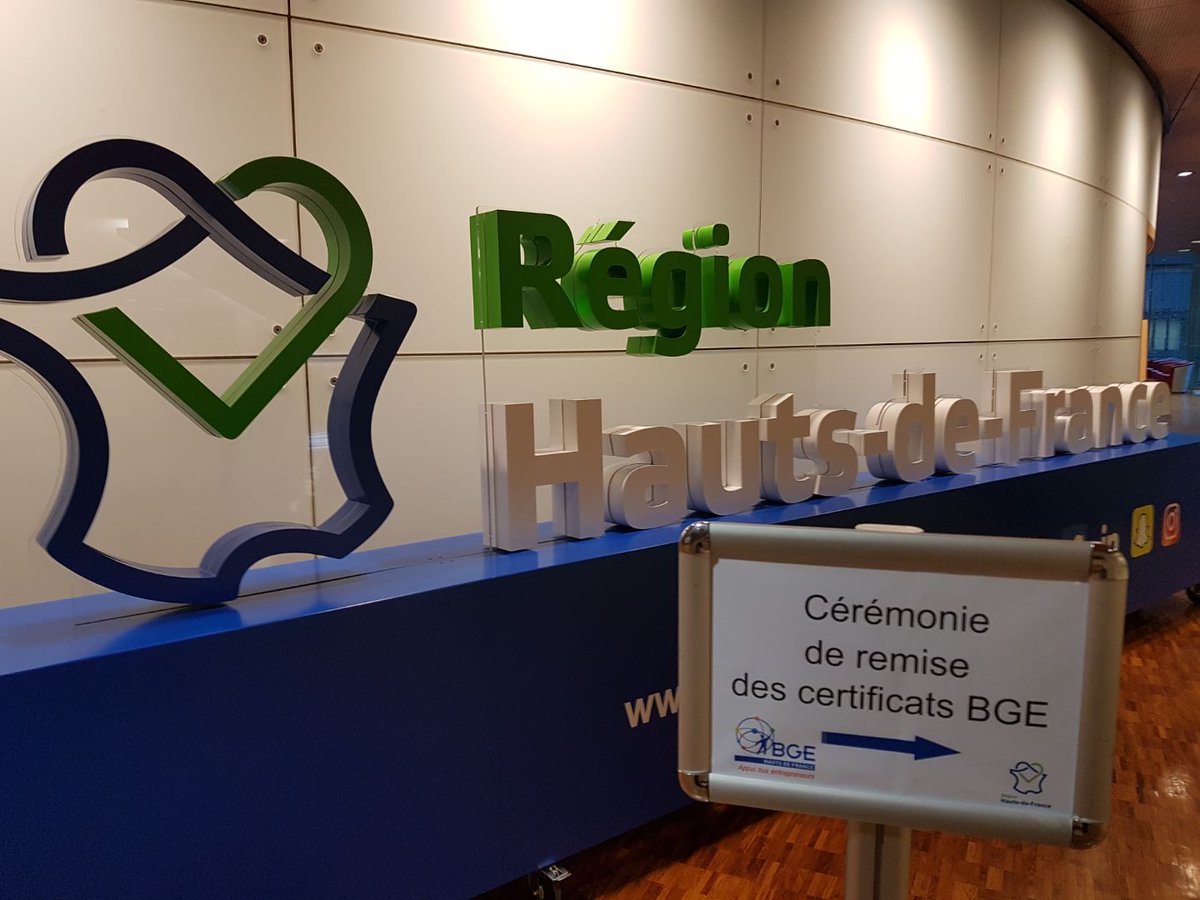 Temps fort de l'#entrepreneuriat en #hautsdefrance ce soir : le Conseil Régional <a href="/hautsdefrance/">Région Hauts-de-France</a> met à l'honneur 160 #entrepreneurs qui reçoivent par BGE leurs certificats de compétences entrepreneuriales !