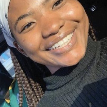 ubuhlengoma's tweet photo. #helpfindthami #findthami

here are some photos of her both old and new. please add to the thread if you have any.

she is a black woman. 20 years old. she is 1,58m tall. she has natural hair which she usually ties into two ponytails. she’s slim and has brown eyes. https://t.co/Cg3q9hTCRL