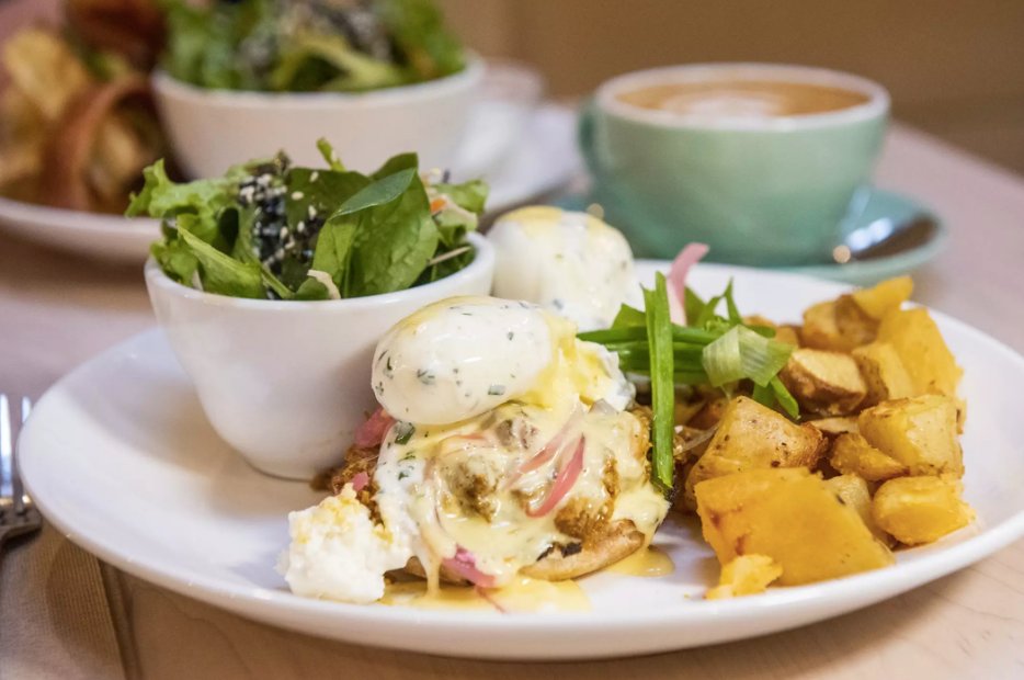 FoodtoursTO's tweet photo. Join us Torontonians on our favourite weekend ritual, brunch! 🍹Eat your way through trendy King &amp; Queen West. Can you think of a better way to spend a Sunday?🍳 We can’t!🍴#ChefScottsTO #TOFoodTours #BrunchTour

https://t.co/2xwVnsPrat https://t.co/x51HJ5VTxo