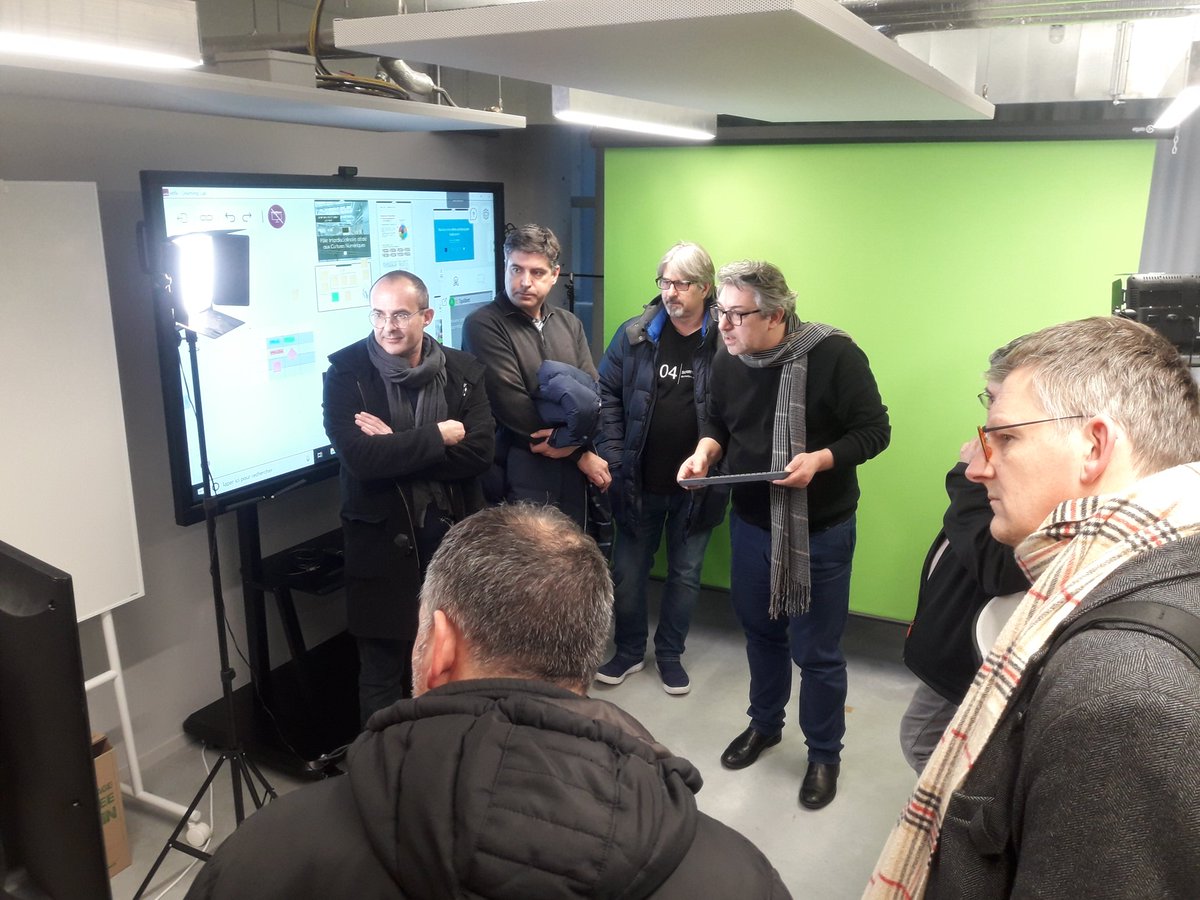 benoit_furet's tweet photo. La #Learning_expedition Innovation des experts de @navalgroup continue dans la @Halle6Ouest de @UnivNantes avec des démos dans le #learning_lab de la #formation_continue et de #neurokiff de @CAPACITES_SAS
#RV #IA #uxdesign #UX https://t.co/APnVBBWJ2A