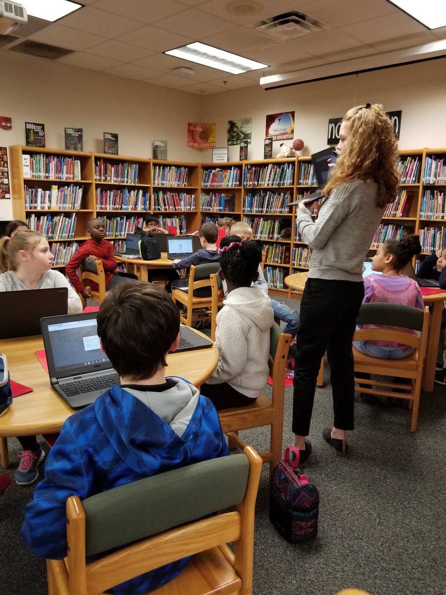 WillLine4's tweet photo. My patriots are learning about using google classroom today. #leadlikeapatriot @BSShelby @beth_sizemore3 @Ashley_Hefley @SarahCureton1 @tylerisdlearn https://t.co/TB9mAwdhBt