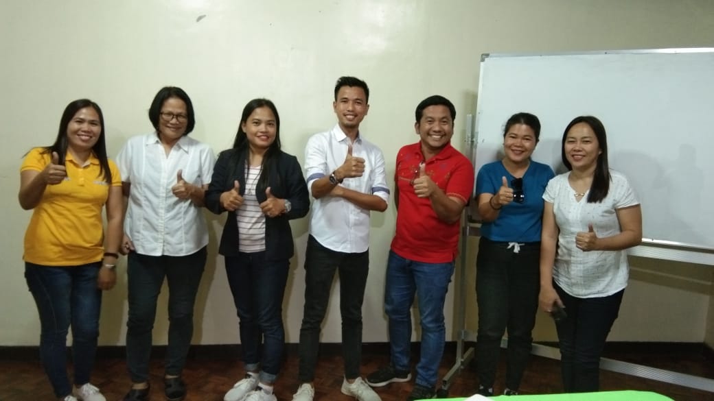 YoungWater_S's tweet photo. Meet Fidel Ramos, 2019 Global YWF and founder of the innovative social business VIQUA Water Care Solutions.

Today Fidel had his first meeting with a local micro-financing cooperative to explore potential franchisees of Viqua’s Rolling Water Station in their community
#water #YWF https://t.co/ZUyWsvtcfd