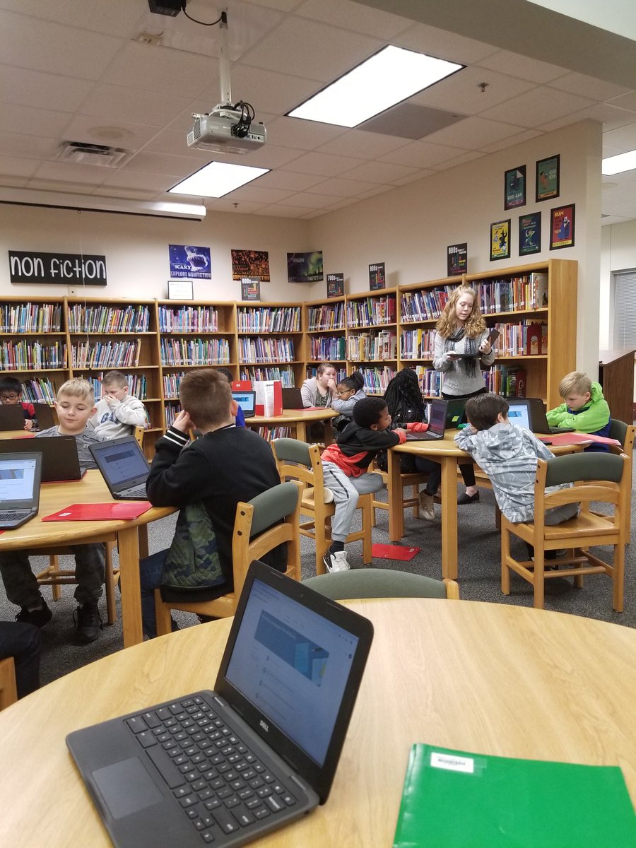 WillLine4's tweet photo. My patriots are learning about using google classroom today. #leadlikeapatriot @BSShelby @beth_sizemore3 @Ashley_Hefley @SarahCureton1 @tylerisdlearn https://t.co/TB9mAwdhBt