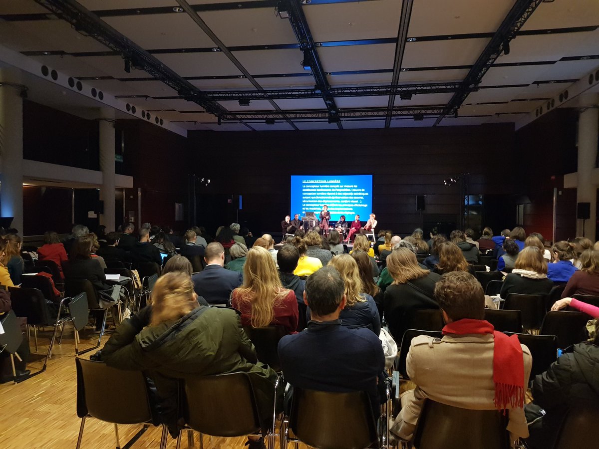 peinadormarta's tweet photo. Presentation #XPO nouvelle Fédération des concepteurs d’exposition Histoire vision et projets @adelinerispal Los profesionales de los proyectos expositivos en Francia se unen en 1 asociación #escenografos #museógrafos productores de proyectos digitales grafistas #Sitem2020 https://t.co/GiUVy4MF7w