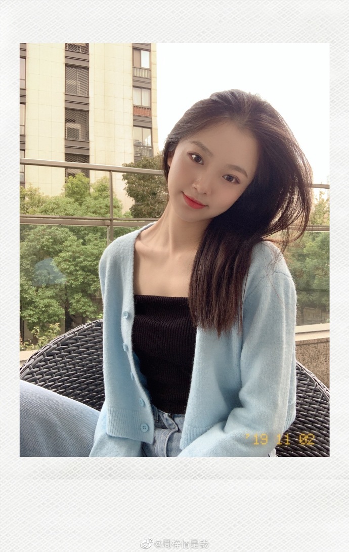 QQFAN2020's tweet photo. Name : Zhōu Zǐ Qiàn
Birth : 1998.8.14
Group : OYT
Favorite Artist : Kim Woo Seok
#ZhouZiQian #OYT https://t.co/0ir3xR4FrL
