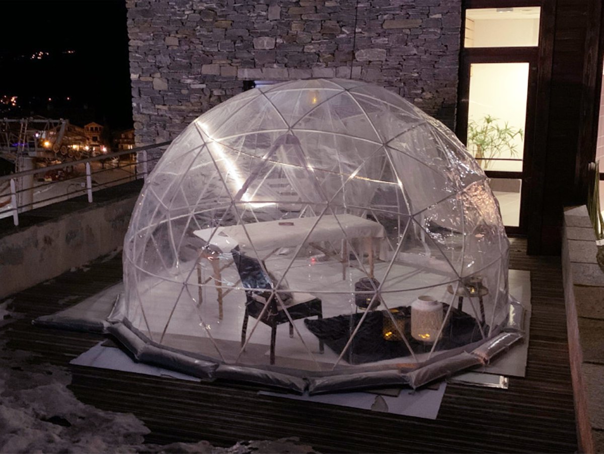 ❄️ ESCALE A LA PLAGNE ❄️ 
Besoin d’un instant de détente entre deux pistes de ski ? Faites une halte au centre aquatique Espace Paradisio à La Plagne et profitez de ses nouvelles bulles de douceur pour un massage féérique sous le ciel étoilé !  ow.ly/WfaW50y6SPQ