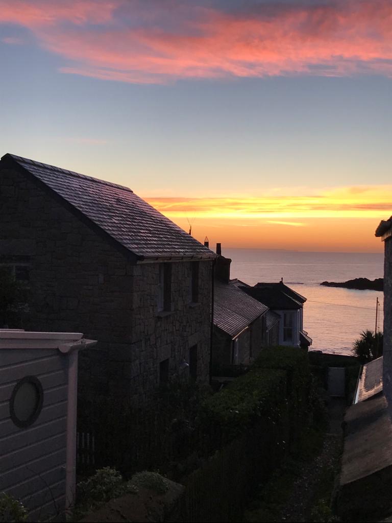 Cornish Cottages tweet media