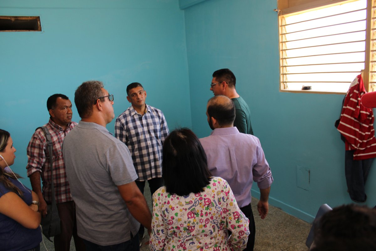 DirwingsSF's tweet photo. 1/2 Ya contamos con un 45% de avance en la estructura del Materno Dr. Rafael Belloso Chacín, he supervisado todos los aspectos de esta centro hospitalario que tendremos modernizando en tres meses para las madres gestantes de San Francisco.
-
#VamosPorMás
@LaGranCiudadSF https://t.co/lie9B0fWWY