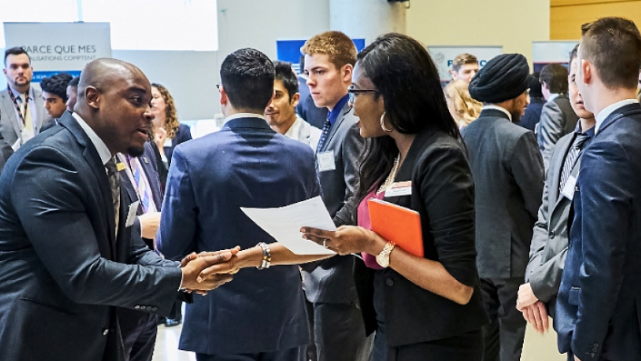 Internship Showcase Week is in full effect Warhawks! Be sure to join us tonight in Taylor Center 230 for Networking Night from 6pm -8pm! 

Meet employers today in front of the AUMazing Bean from 11:30am - 1pm for additional internship opportunities.  
#InternshipShowcaseWeek