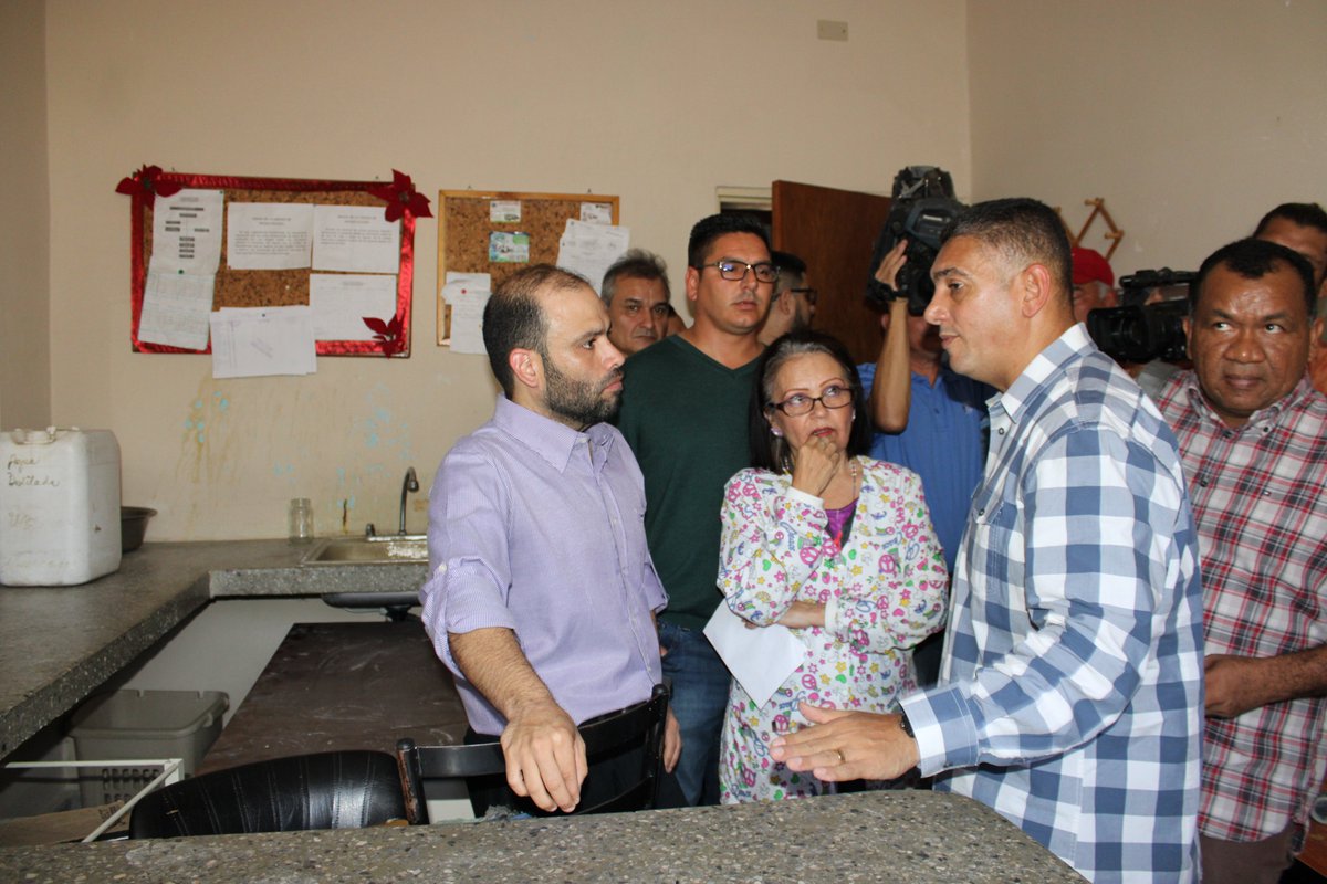 DirwingsSF's tweet photo. 1/2 Ya contamos con un 45% de avance en la estructura del Materno Dr. Rafael Belloso Chacín, he supervisado todos los aspectos de esta centro hospitalario que tendremos modernizando en tres meses para las madres gestantes de San Francisco.
-
#VamosPorMás
@LaGranCiudadSF https://t.co/lie9B0fWWY