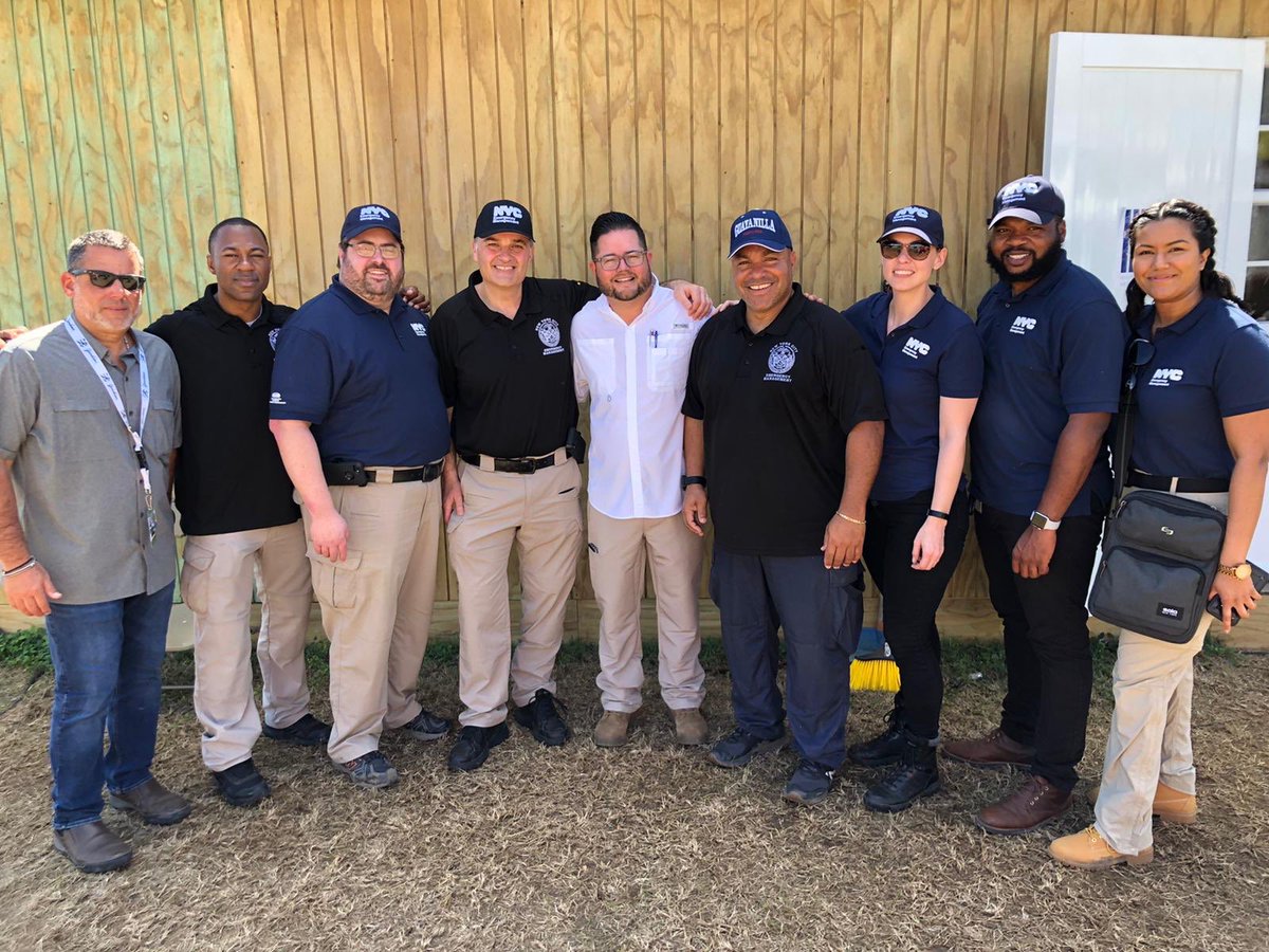 NYC Emergency Management staff members are helping distribute emergency supplies.‬