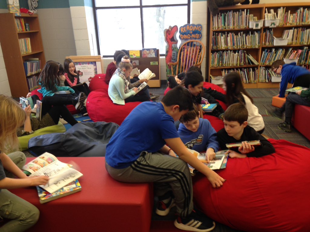 entwist412's tweet photo. Great new bean bag chairs in the library! So much fun!  Thank you PTA!  #wleced #CommerceElem @CommerceElem https://t.co/qTea4aiBQM