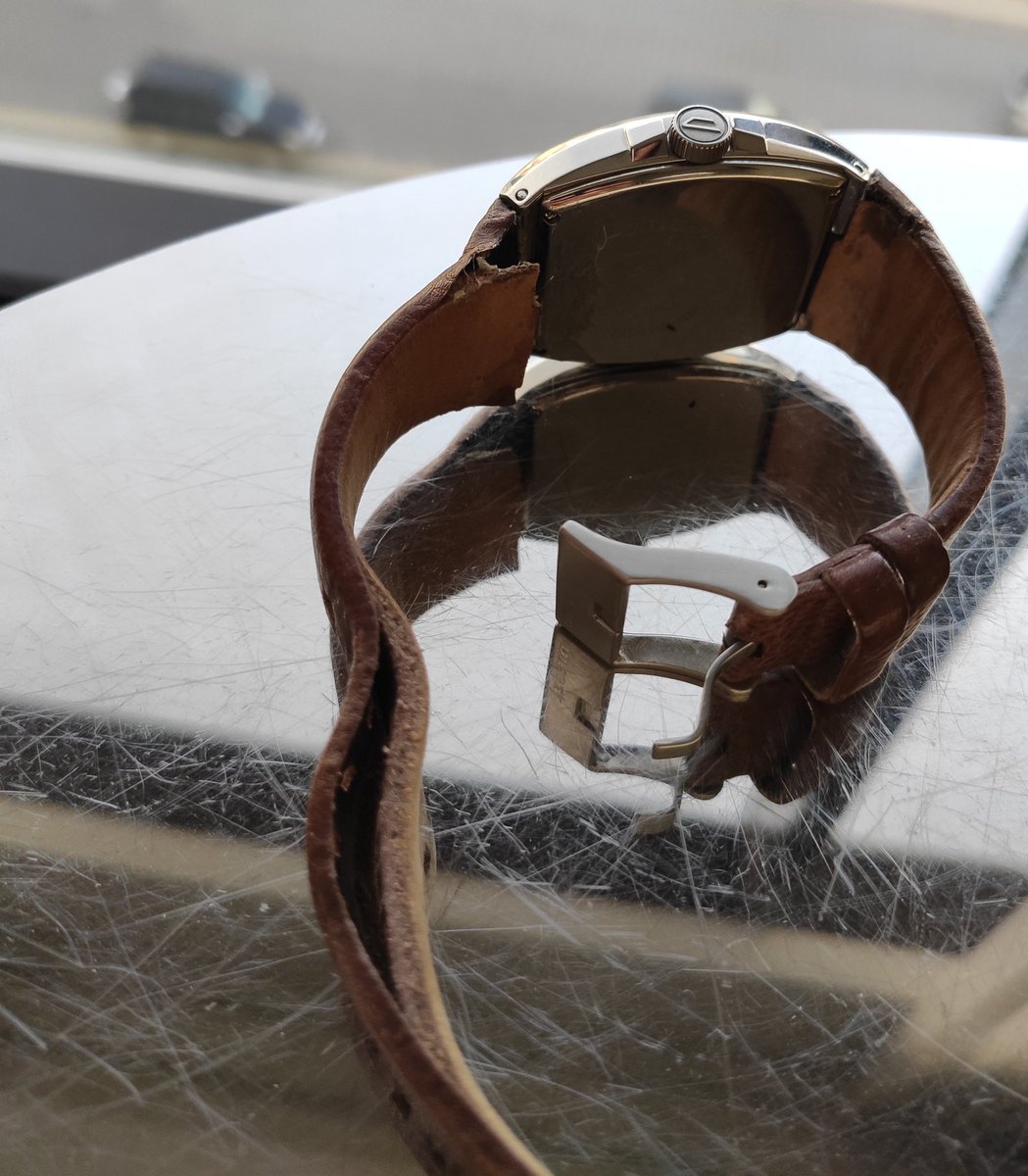 GVAdityaVarma's tweet photo. @DIESEL Quality of leather from diesel official service at Bangalore,India. https://t.co/yQlTywPl97