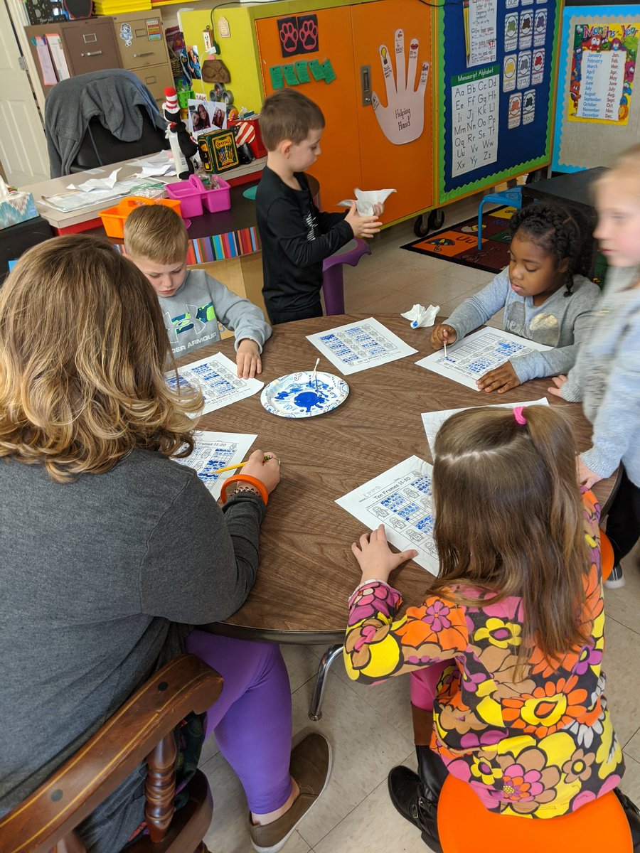 Kdnelson01's tweet photo. Kinder rockin math centers!!!! @Jpfrazier18 @CESPantherCubs  #letyourmindsetthestage https://t.co/xthuSKn0i8