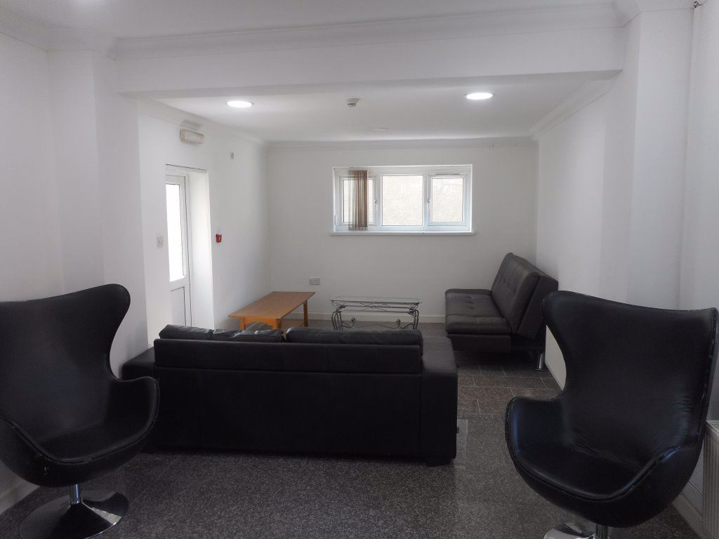 jnrproperties's tweet photo. LIVE IN THE HEART OF CRWYS RD FOOD QUARTER FOR ONLY £340pp
To Let 7 Bed House Daniel Street, Cathays (7 Beds) £2,380 pcm
This property, which was refurbished summer 2016, features a stunning contemporary kitchen and bathroom in the basement. 
https://t.co/7Q5yDuNO6Z https://t.co/bQKkBrKMDl