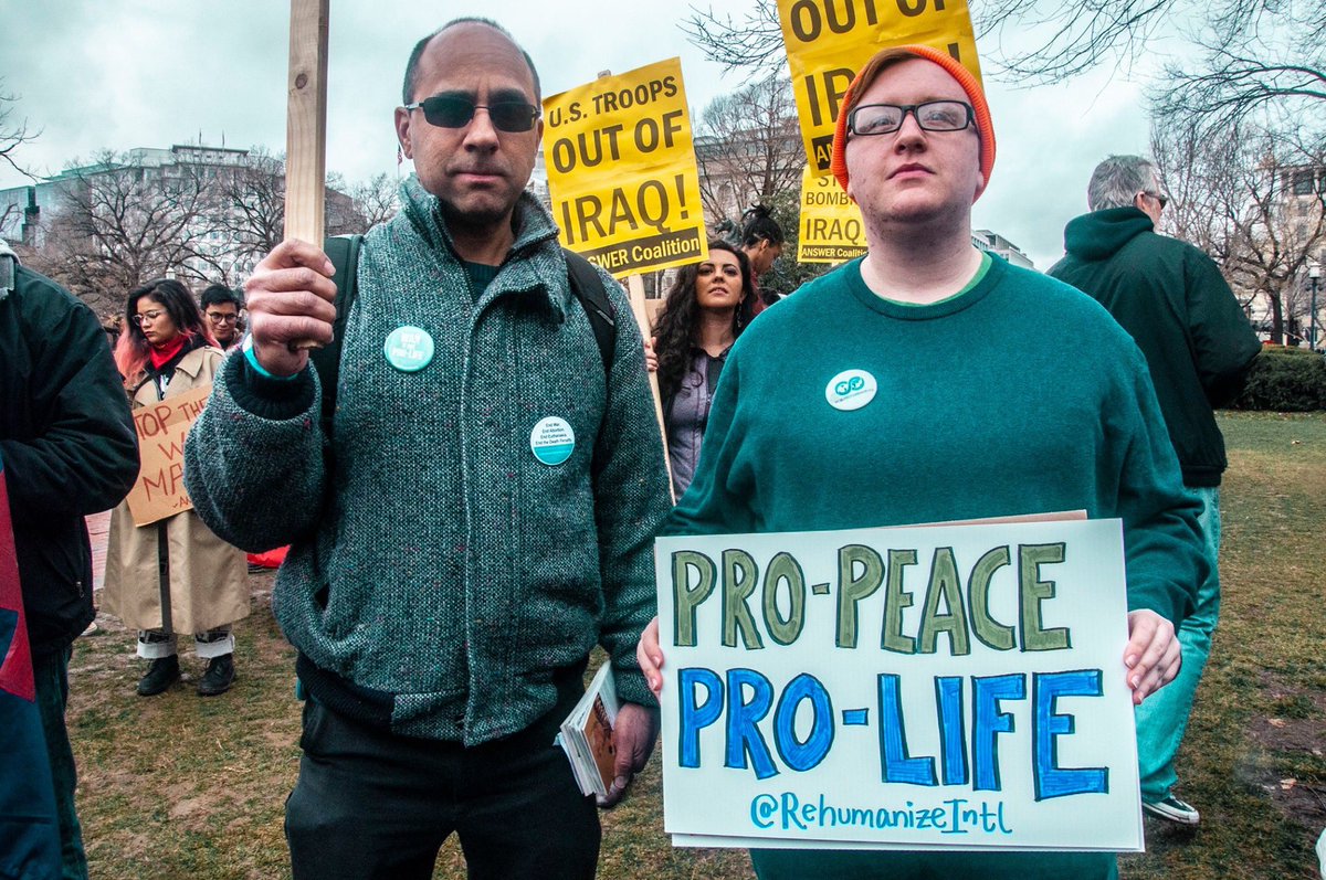 RehumanizeIntl's tweet photo. Photos from @codepink's International Day of Action on January 25th, of which Rehumanize International was an official endorser. #NoWarWithIran #ProPeaceProLife https://t.co/RNOyJrTULk