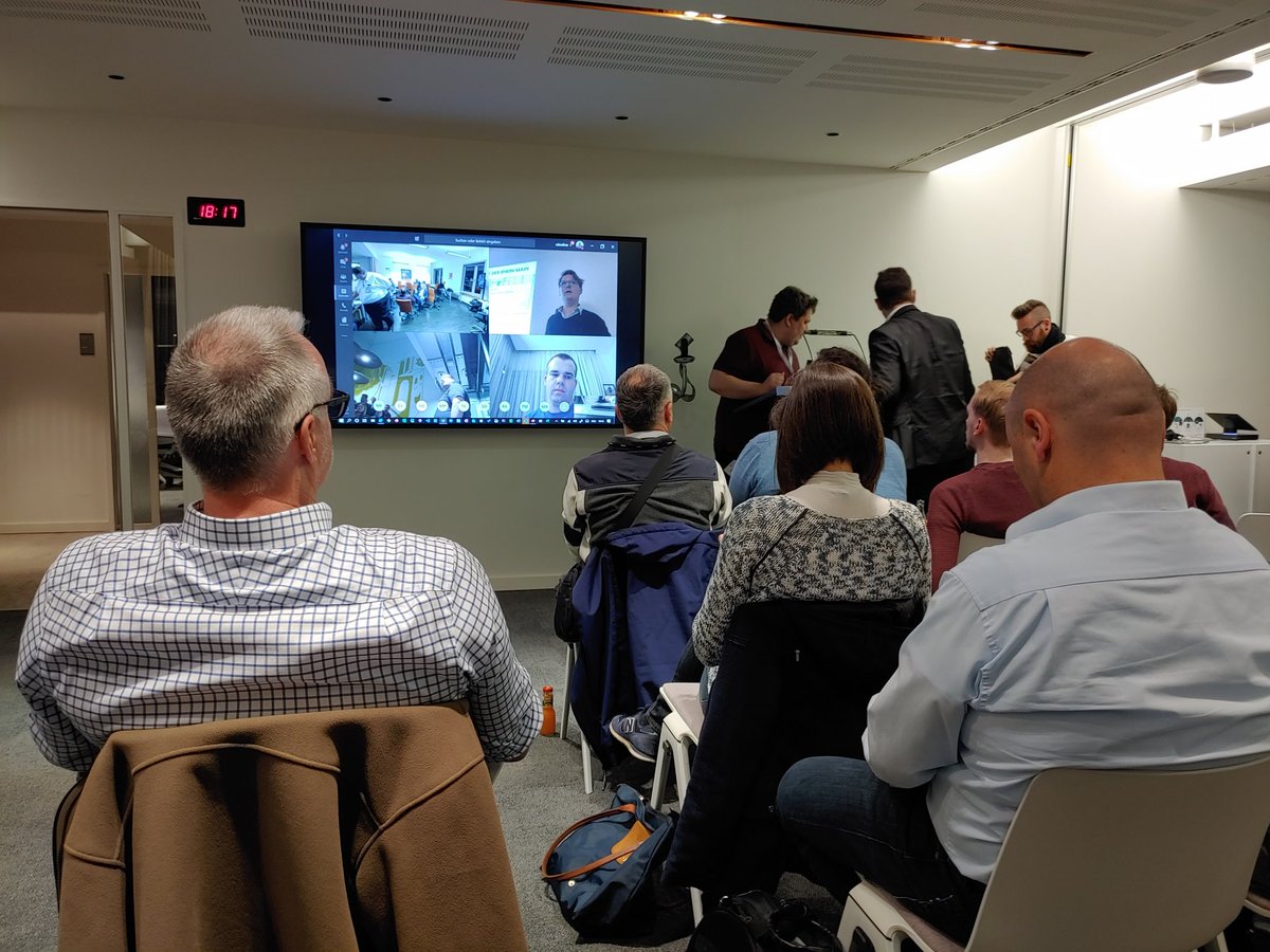 Heute beim Teams Community Day in Köln  <a href="/Office365cgn/">Office 365 Cologne</a> <a href="/azurecgn/">Azure Meetup Cologne</a>  AUF GEHT'S!!! Full House