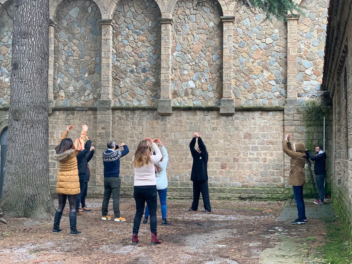 CRDesenv's tweet photo. 10 mitjans de comunicació espanyols visiten el Pirineu de Girona en el press-trip d'actiu i benestar organitzat pel patronat @costabrava. Amb 2 dies al Ripollès han fet la Via Ferrada de #RibesdeFreser, Chi Kung i visita al Monestir de #Ripoll, raquetes de neu a @ValldeNuria,... https://t.co/mvqL0XPF7f