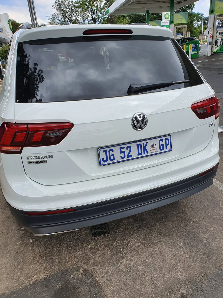 eventsupdate's tweet photo. This lady she hit me and she did promise me to fix my car and she run a way. She is scammer. This new post hiding her id details. https://t.co/sYsdyo3F07