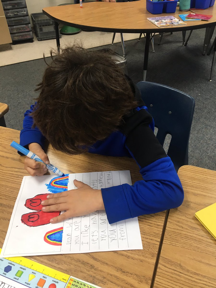 solisteacher's tweet photo. Lots of smiles as we gave and received kindness notes from each other! #DMUSD #DMHeights https://t.co/cqwU0lSfze