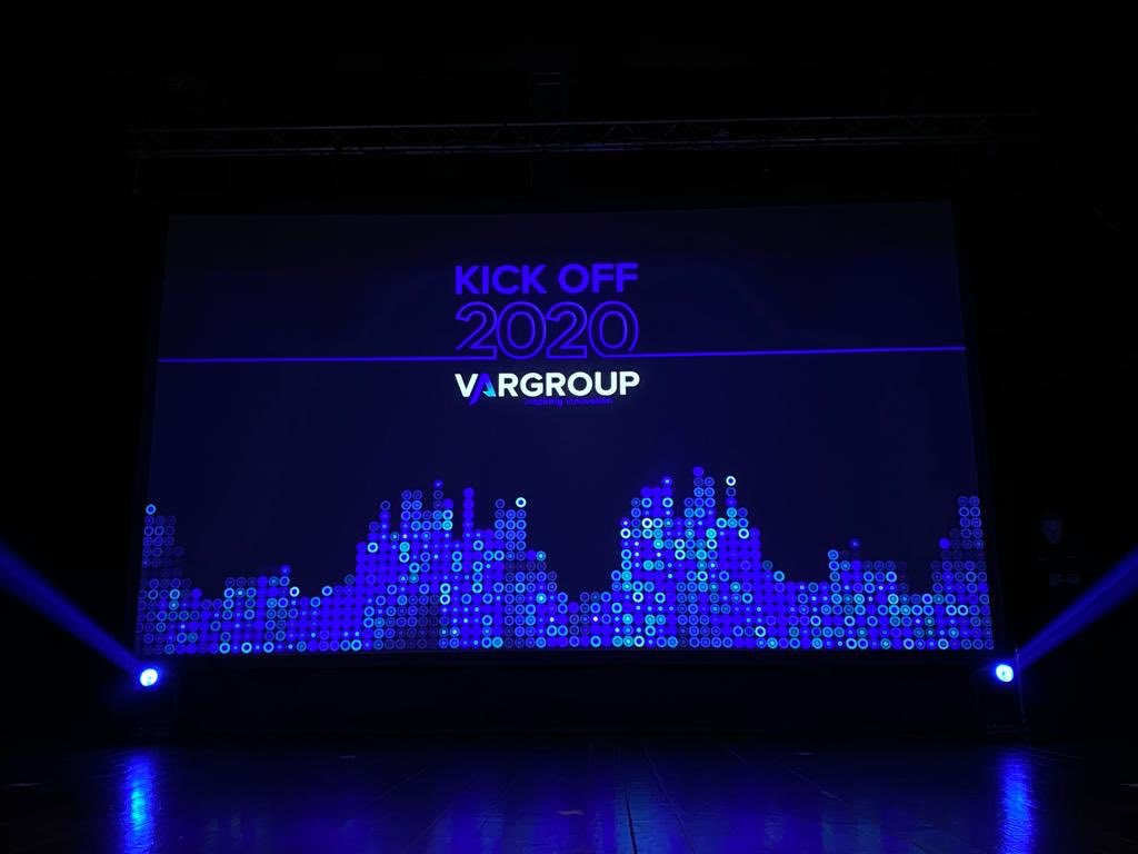 33simona's tweet photo. Uno spettacolo! #kickoffvargroup https://t.co/iDwF4mbiam