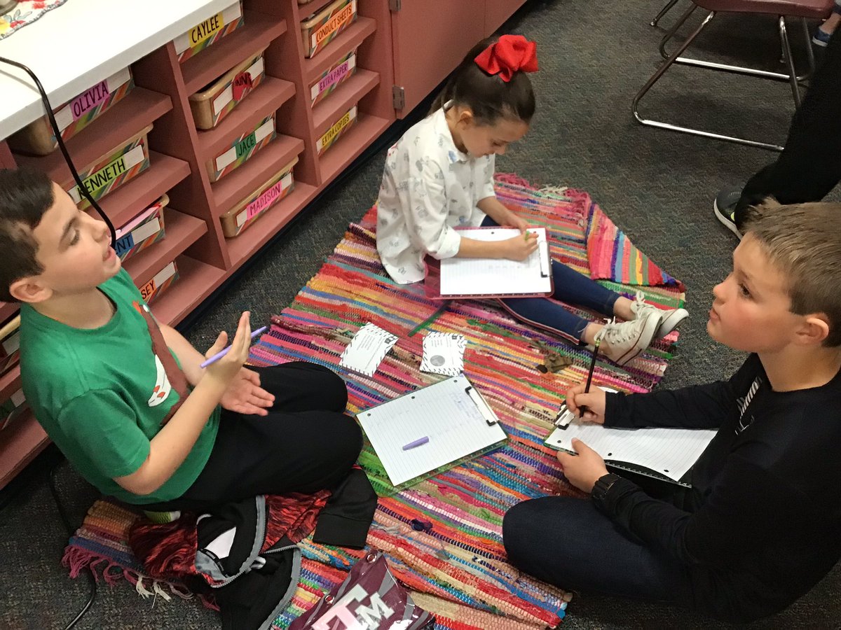 MissLitzman_FE's tweet photo. Space relay race for review today! @DPISD_FE https://t.co/lQRwN7mbKb