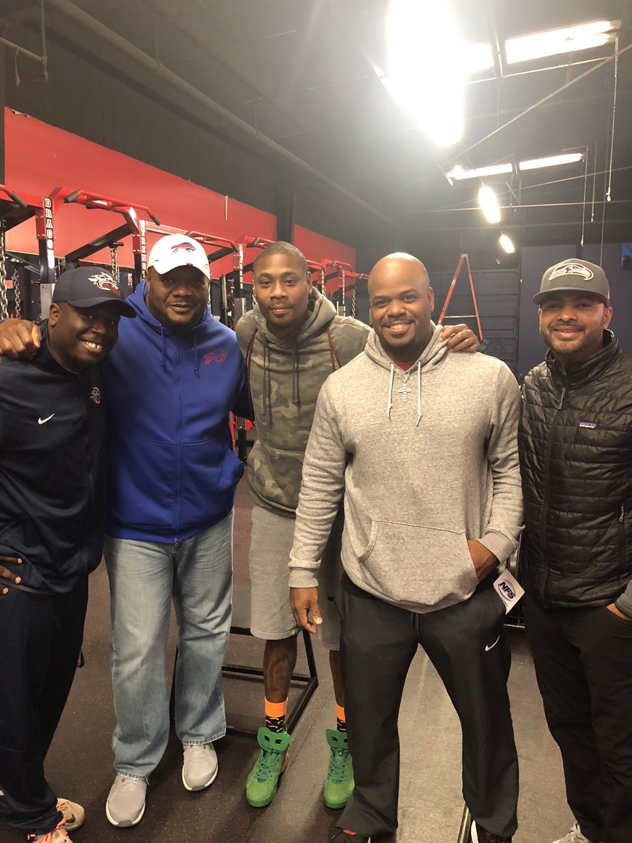 DrCoachDorsey's tweet photo. Sending out a BIG thanks to the Buffalo Bills and the Seattle Seahawks for coming out to see our rising seniors . Today is a Great day in Dragon Nation. #lcdfb #lanecollegeathletics #NextLevel #Getbetter #Finish2020 @LaneAthletics @iamcoachgeorge @VyronBrown31 https://t.co/Z5mCRmv2Fx