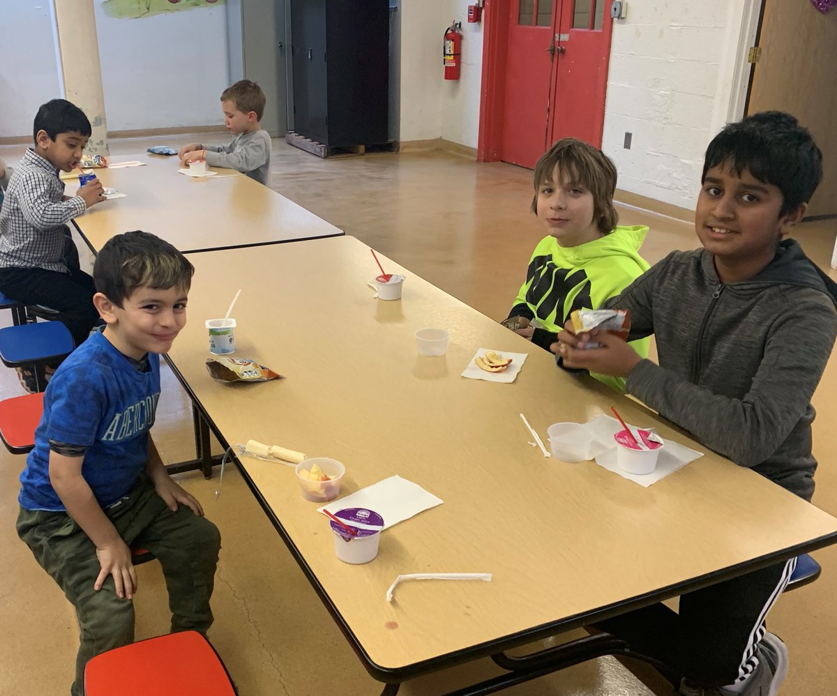 AshlandEDP's tweet photo. 6th grade Mindess EDP volunteers come back to Pittaway EDP to help out with the younger kids as part of a year long program.  Welcome home! https://t.co/vRG6BhAP3G