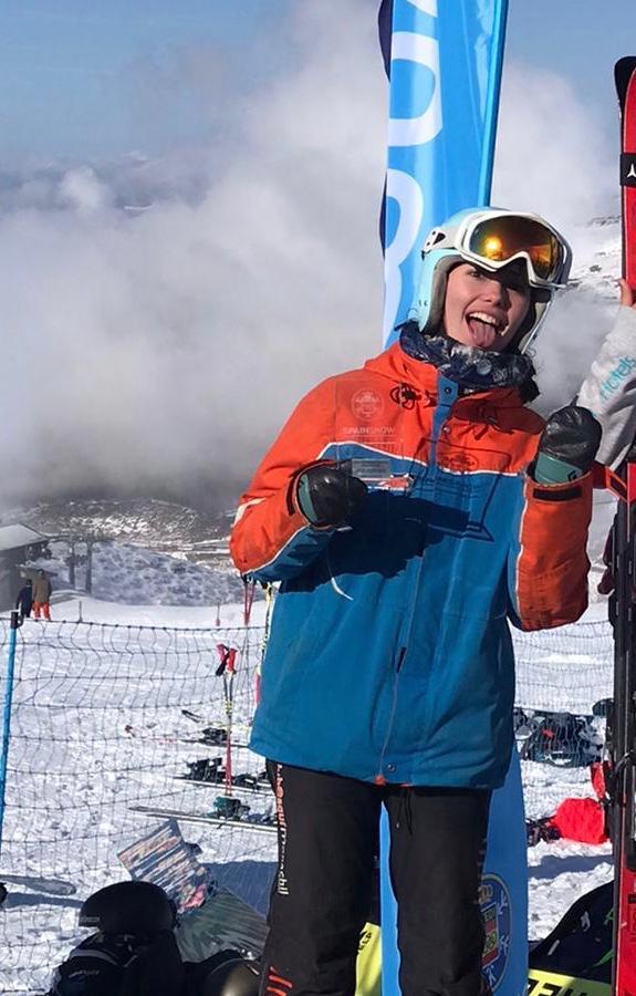 clubmonachil's tweet photo. Copa España Movistar Skicross, Enoharbuena Roberta Campoy! @Salomon_Spain @RFEDInv @FadiAndalucia @cetursa @Jose_Monachil #yessalomon #timetoplay #sonsofblast https://t.co/BDzhP9BGOj