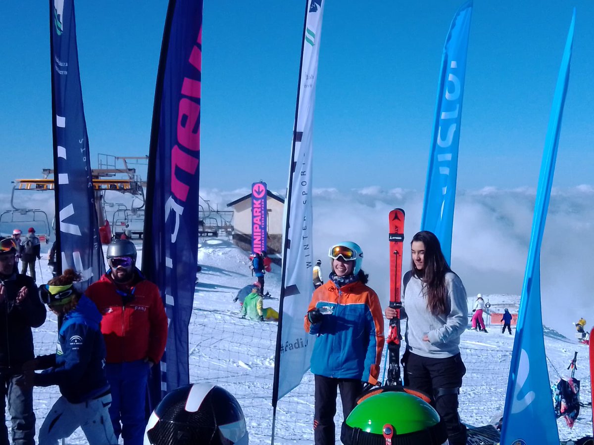 clubmonachil's tweet photo. Copa España Movistar Skicross, Enoharbuena Roberta Campoy! @Salomon_Spain @RFEDInv @FadiAndalucia @cetursa @Jose_Monachil #yessalomon #timetoplay #sonsofblast https://t.co/BDzhP9BGOj