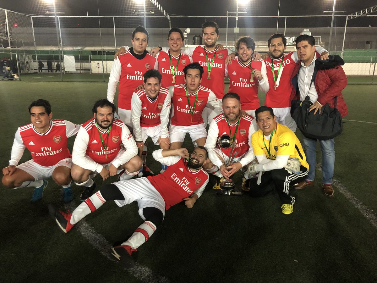 El equipo de RTS, se llevó la victoria después de estar abajo en el marcador ante su oponente Juniors ⚽️ 
En los últimos minutos del juego, logró remontar el marcador y se consagra Campeón con un marcador de 4 goles a 2 🔥
¡Felicidades campeón! 🥇
#ElDiezDeLasCanchas 🔟