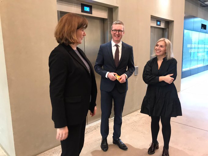 CiscoUKI's tweet photo. Our Manchester co-innovation centre @mi_idea is #ThePlaceToBee for UK #innovation 🐝
@matt_houlihan shares his highlights from our co-innovation projects and his experience hosting @NickyMorgan01 at Mi-IDEA earlier this month 👉 https://t.co/TGg68A60N2 #CiscoInnovates https://t.co/bw7g0Uz5nw
