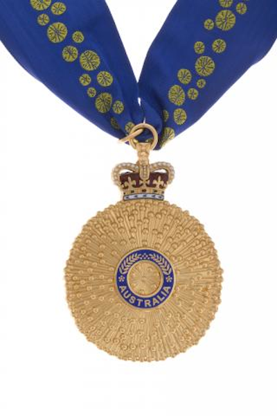 randallahn's tweet photo. Congratulations to Professor Matt Sanders, Officer of the Order of Australia! "For distinguished service to education and research in clinical psychology, and to child, parent and family wellbeing." https://t.co/nHrATq9f0X